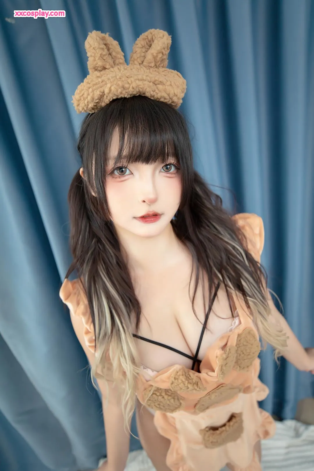 Kagurazaka Manatsu: White Stockings Little Bear